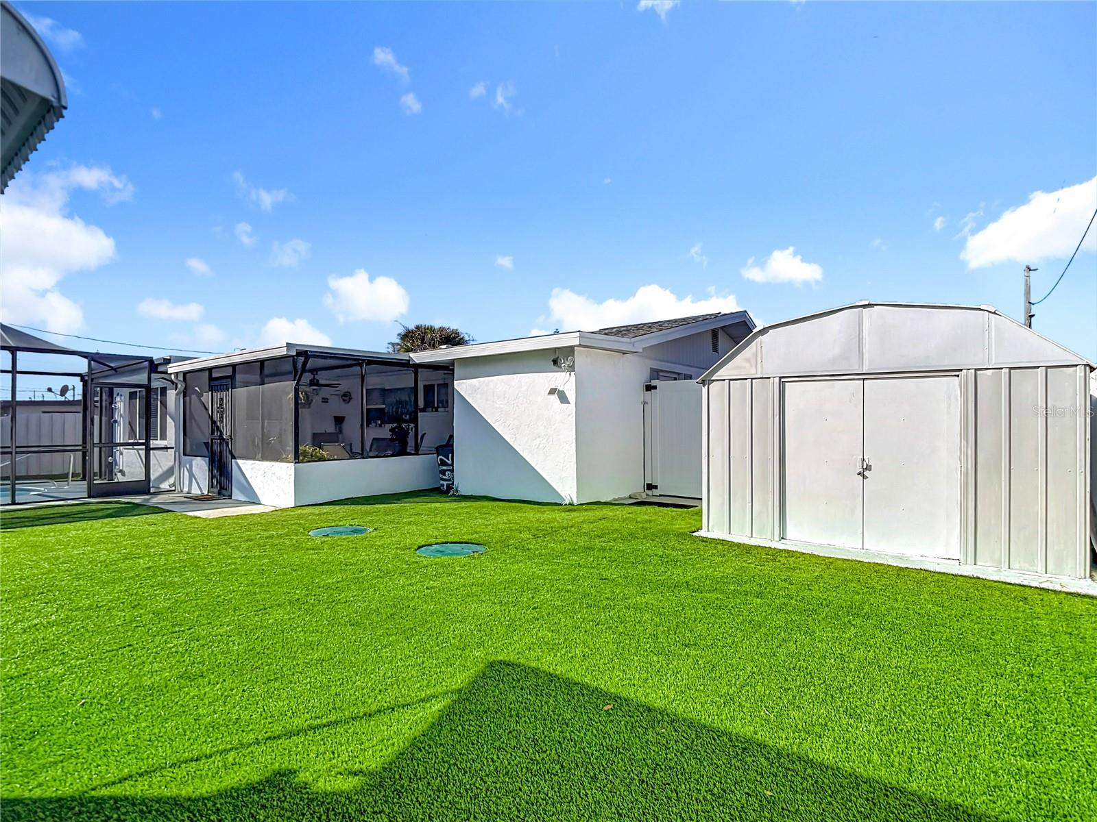 COUNTRY ESTATES - Residential