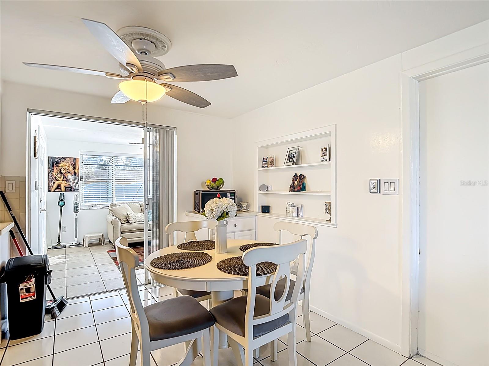 COUNTRY ESTATES - Residential