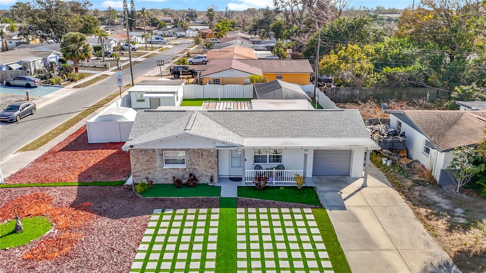 COUNTRY ESTATES - Residential