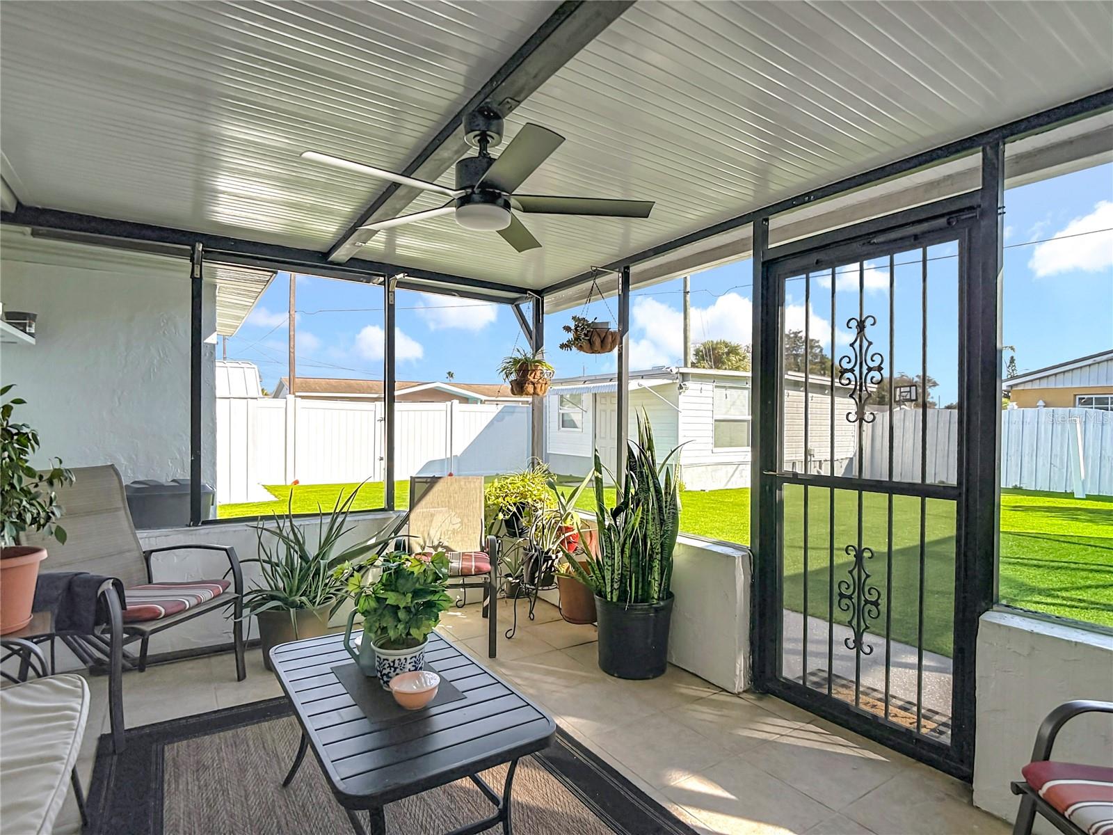 COUNTRY ESTATES - Residential