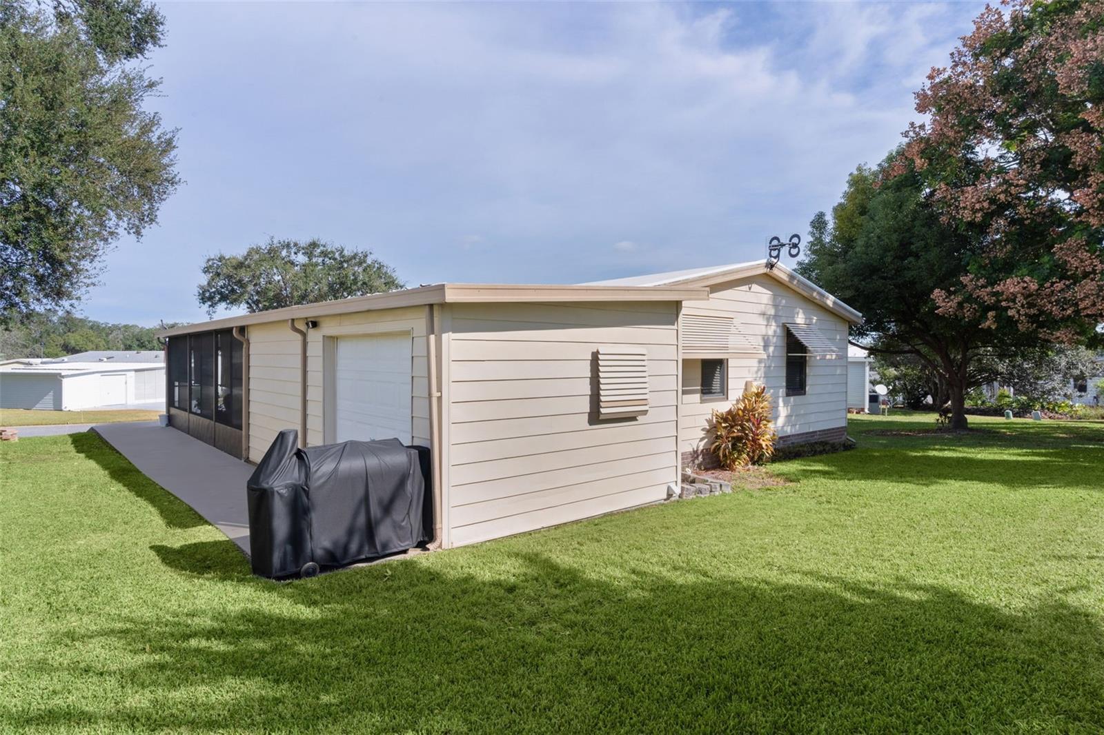 LADY LAKE ORANGE BLOSSOM GARDENS UNIT 10 - Residential