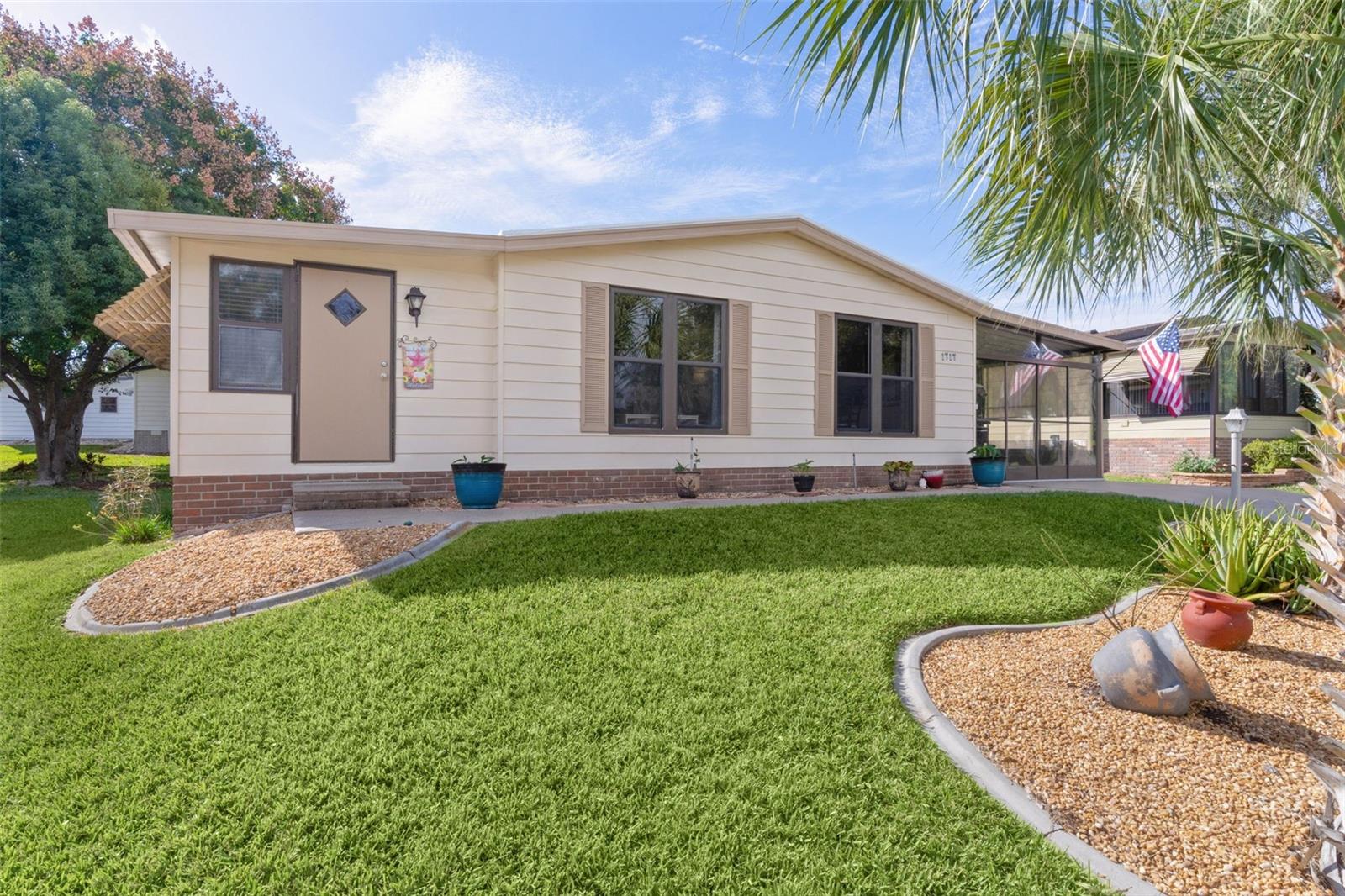LADY LAKE ORANGE BLOSSOM GARDENS UNIT 10 - Residential