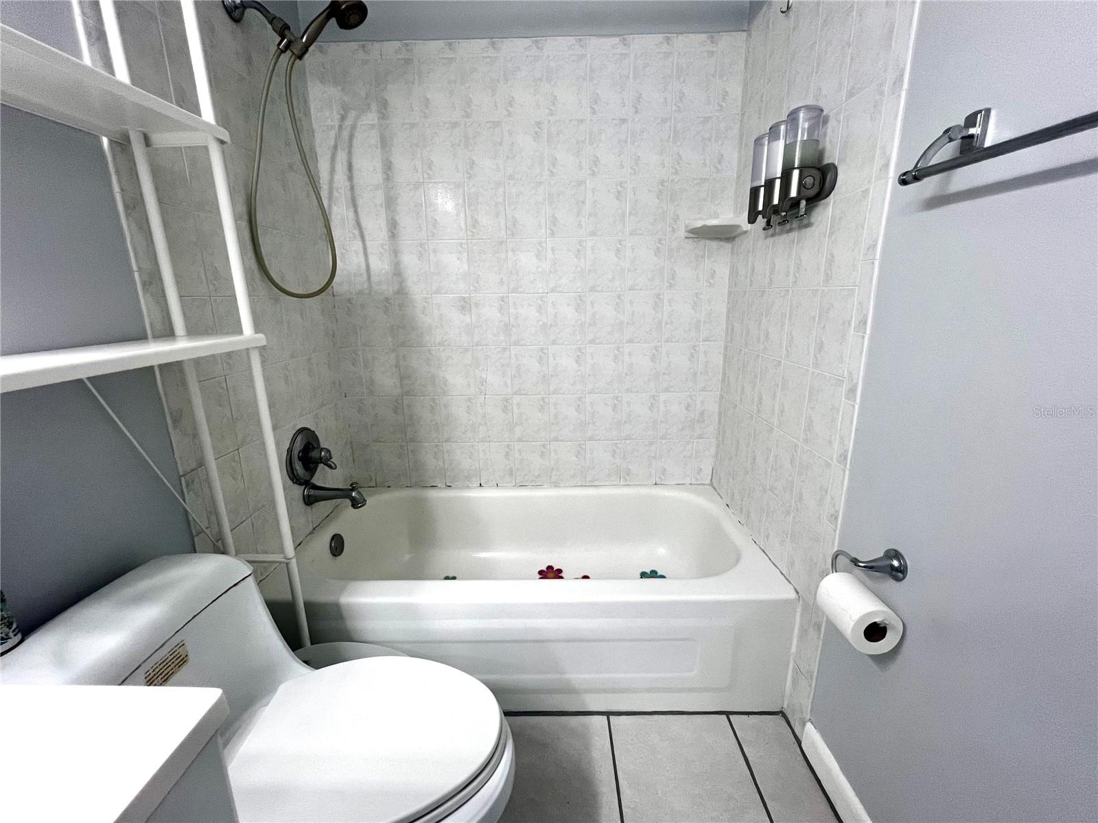 WOODSIDE VILLAGE CONDO - Residential