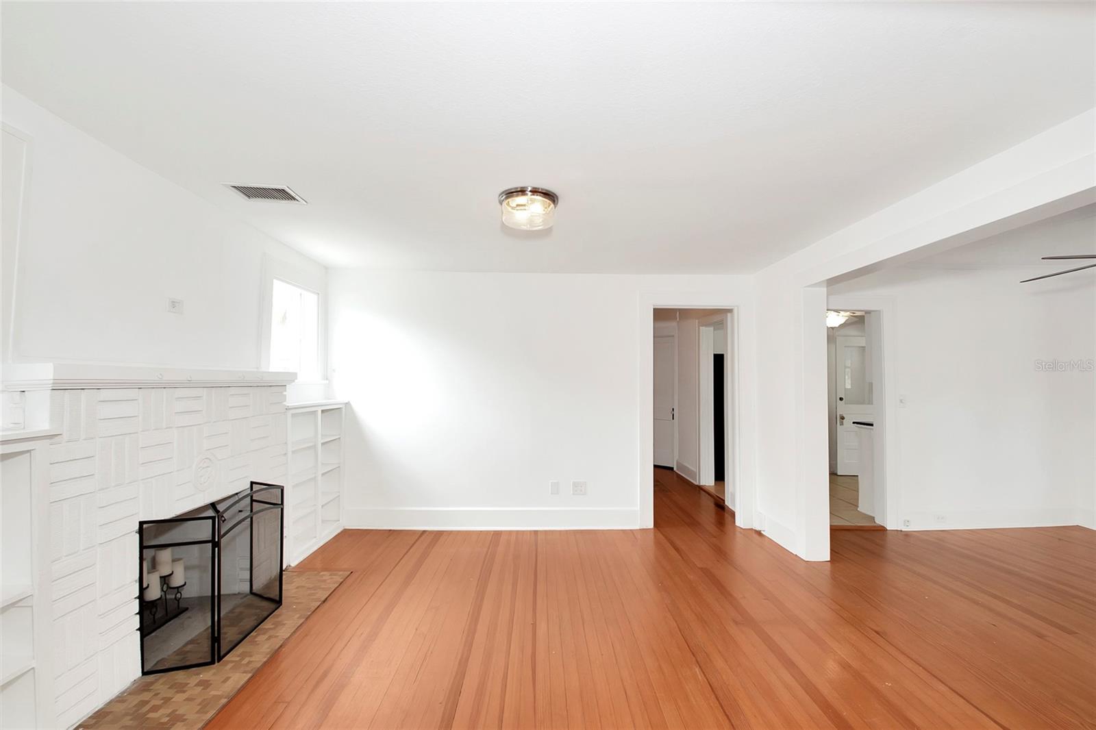 CRESENT LAKE GARDENS - Residential