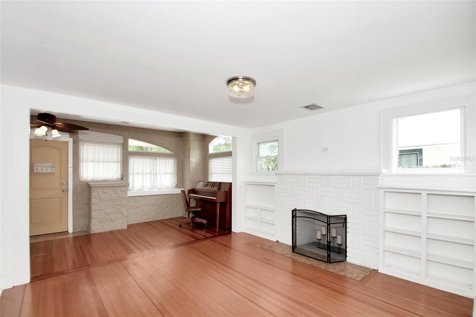 CRESENT LAKE GARDENS - Residential