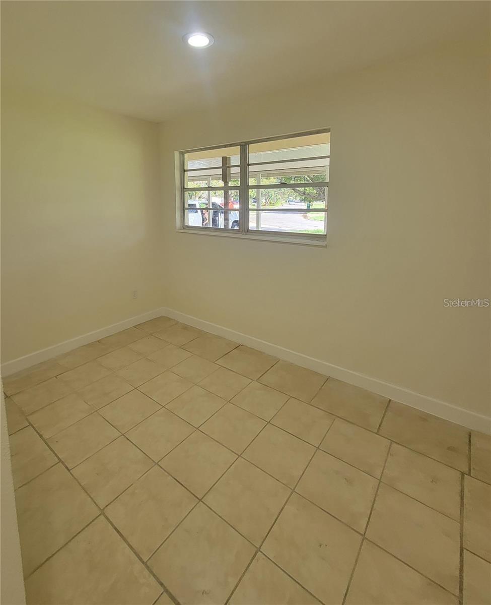 1107 GREENWOOD WAY