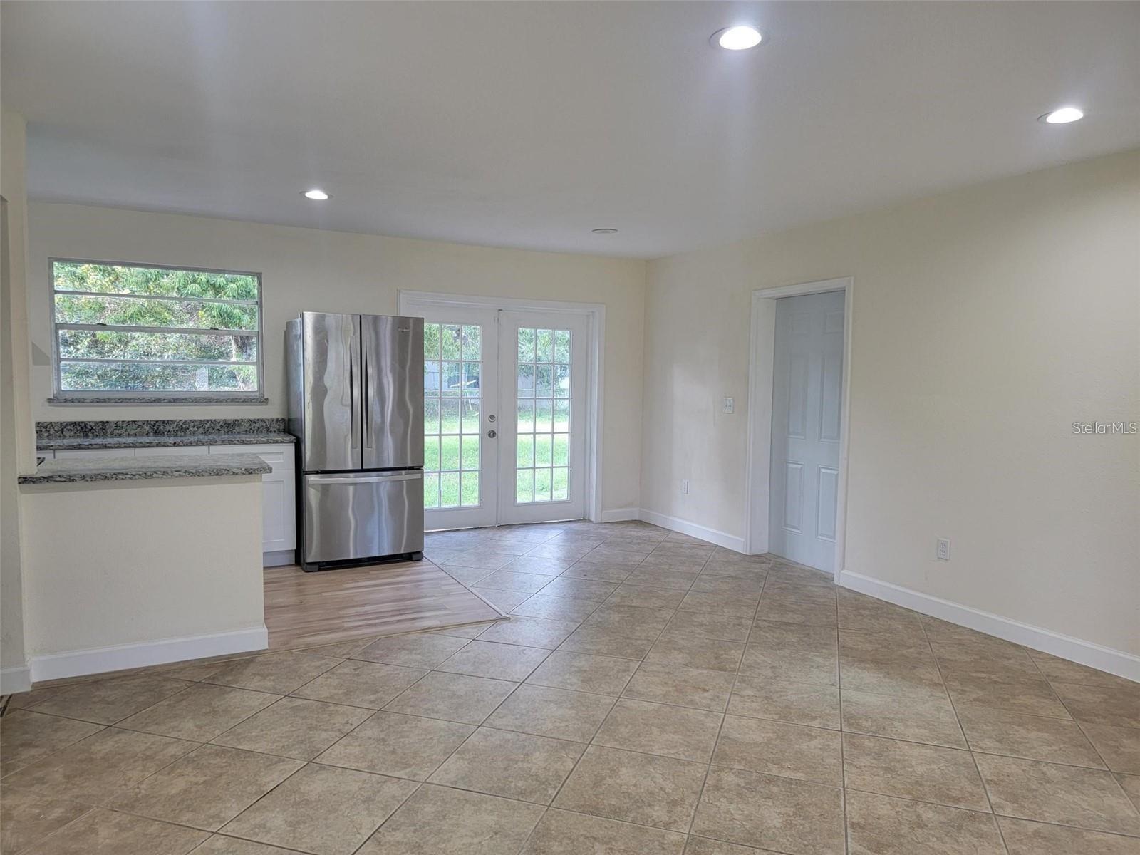 1107 GREENWOOD WAY