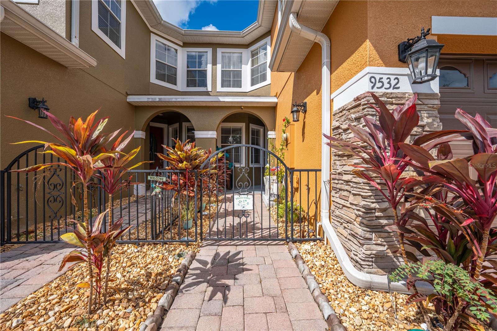 9532 SILVER BUTTONWOOD STREET