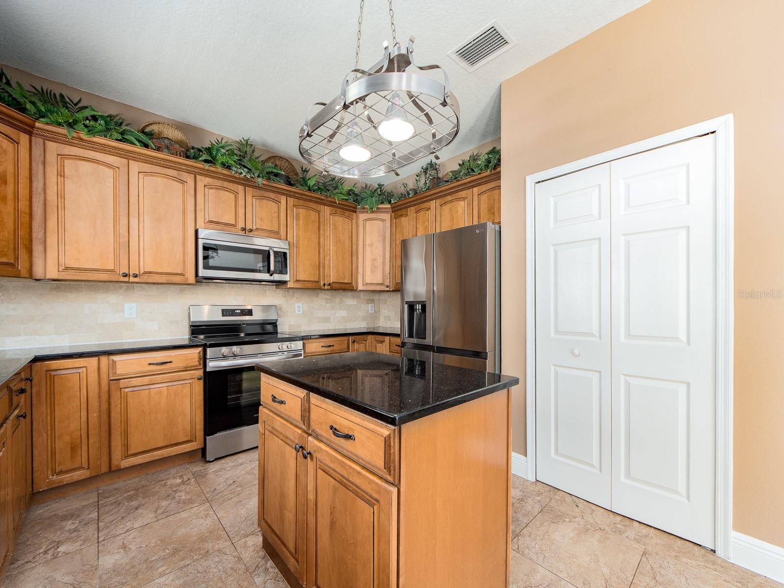VILLAGE AT BENTLEY PARK PH II TR B-2 - Residential
