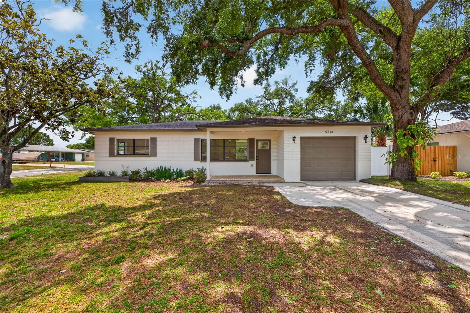 BAY PINES ESTATES - Residential