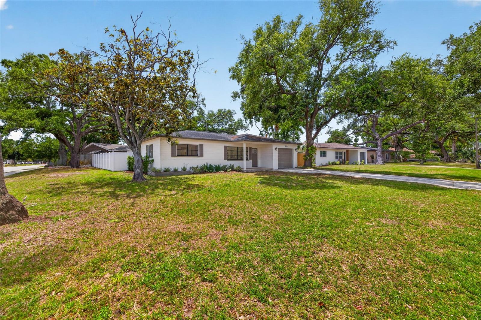 BAY PINES ESTATES - Residential