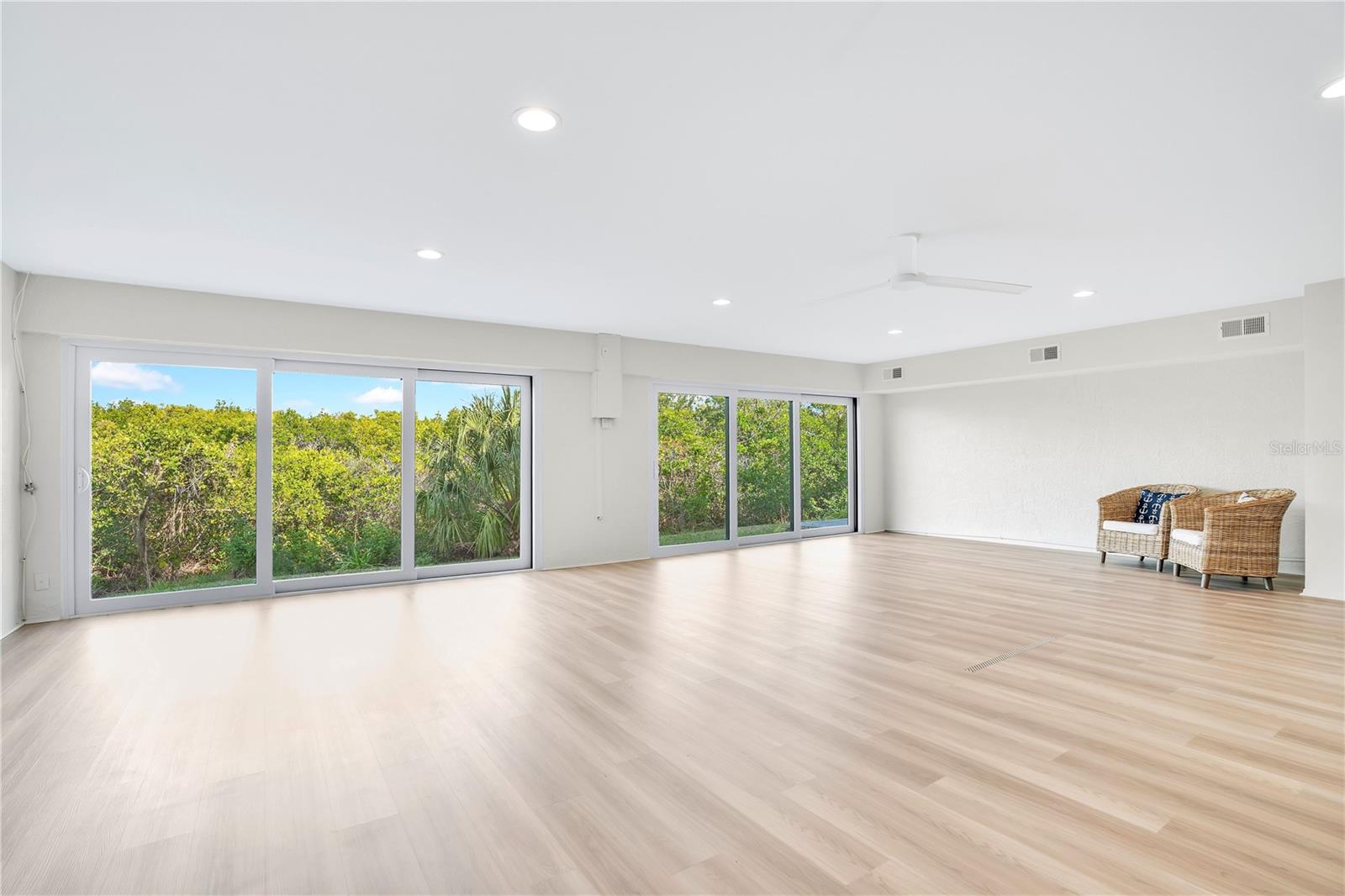 PALMA SOLA HARBOUR SEC 5 - Residential