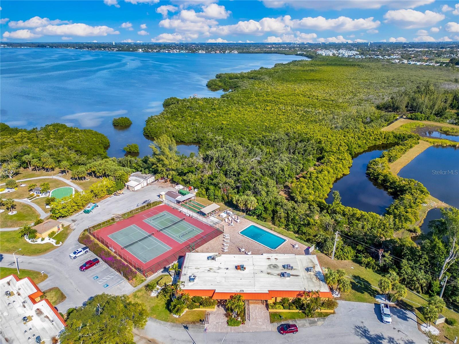 PALMA SOLA HARBOUR SEC 5 - Residential