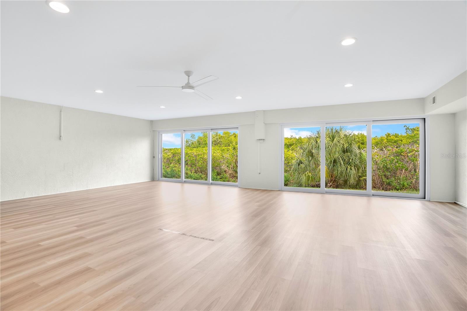 PALMA SOLA HARBOUR SEC 5 - Residential