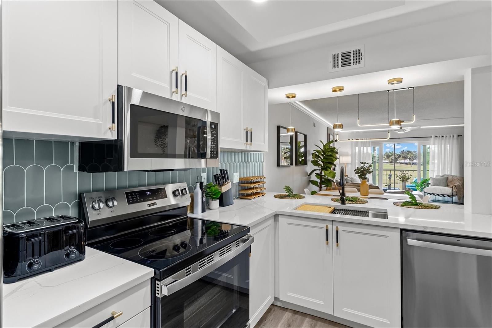 437 CERROMAR LANE 424
