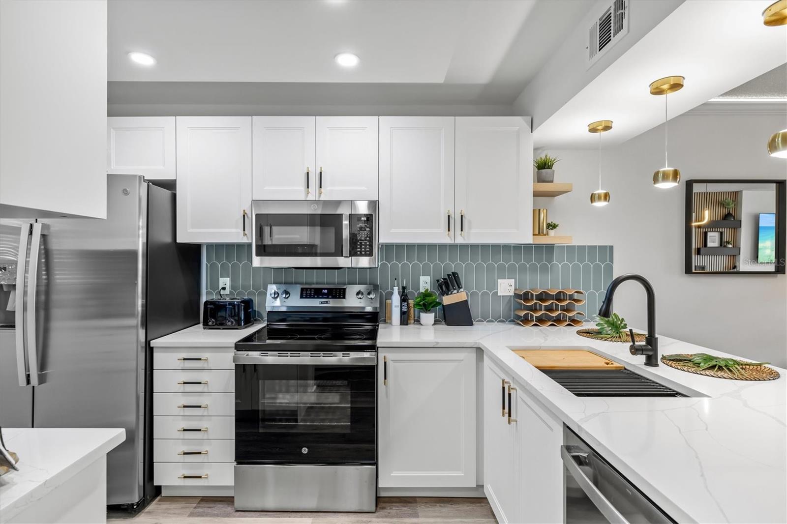 437 CERROMAR LANE 424