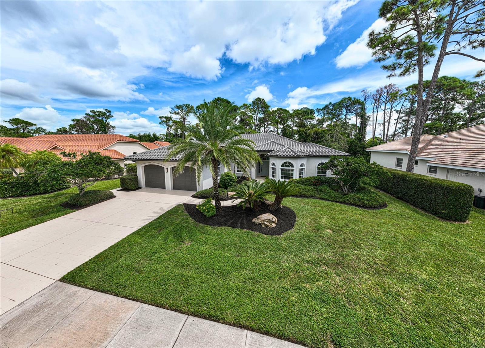CALUSA LAKES - Residential
