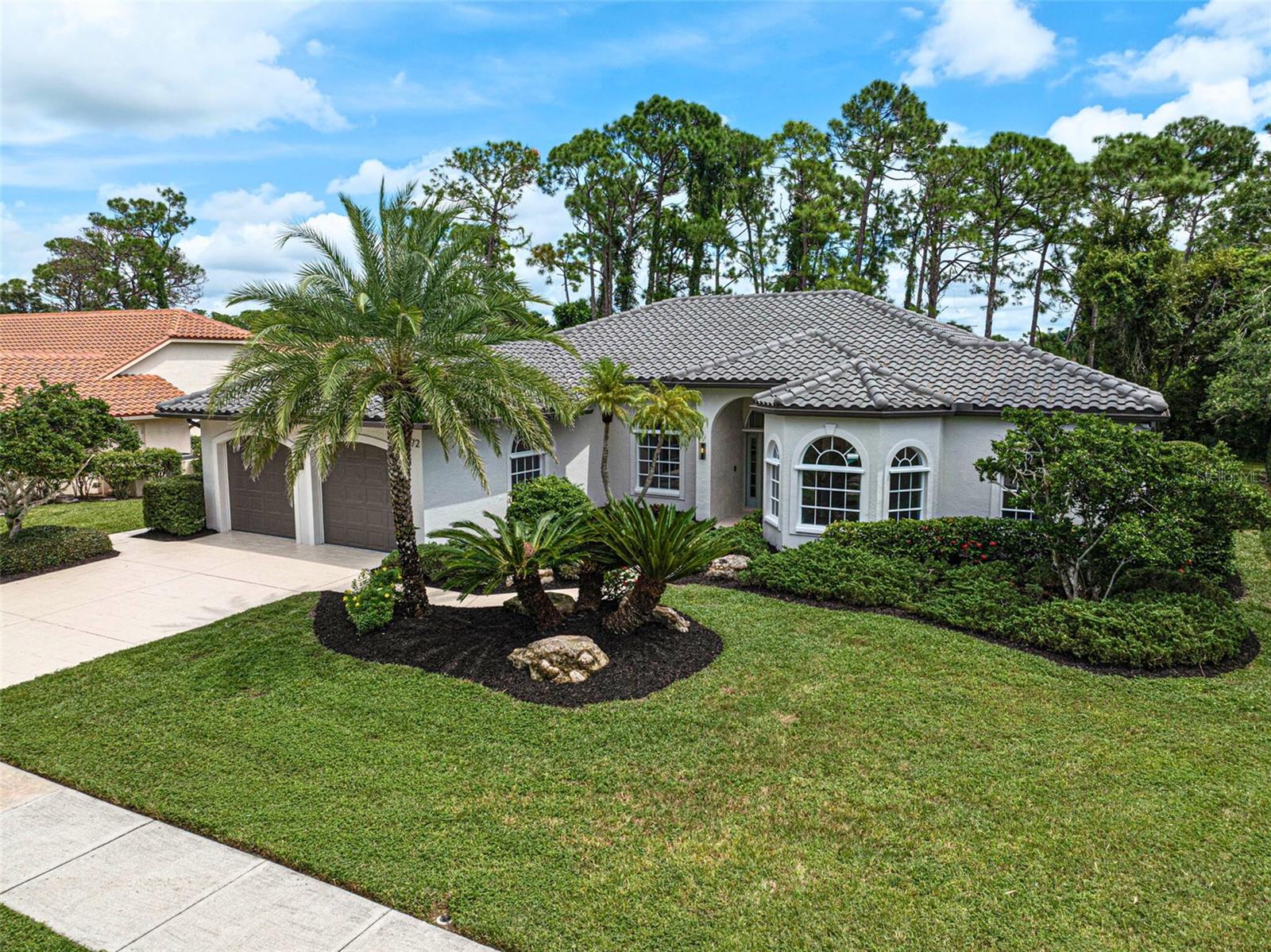 CALUSA LAKES - Residential