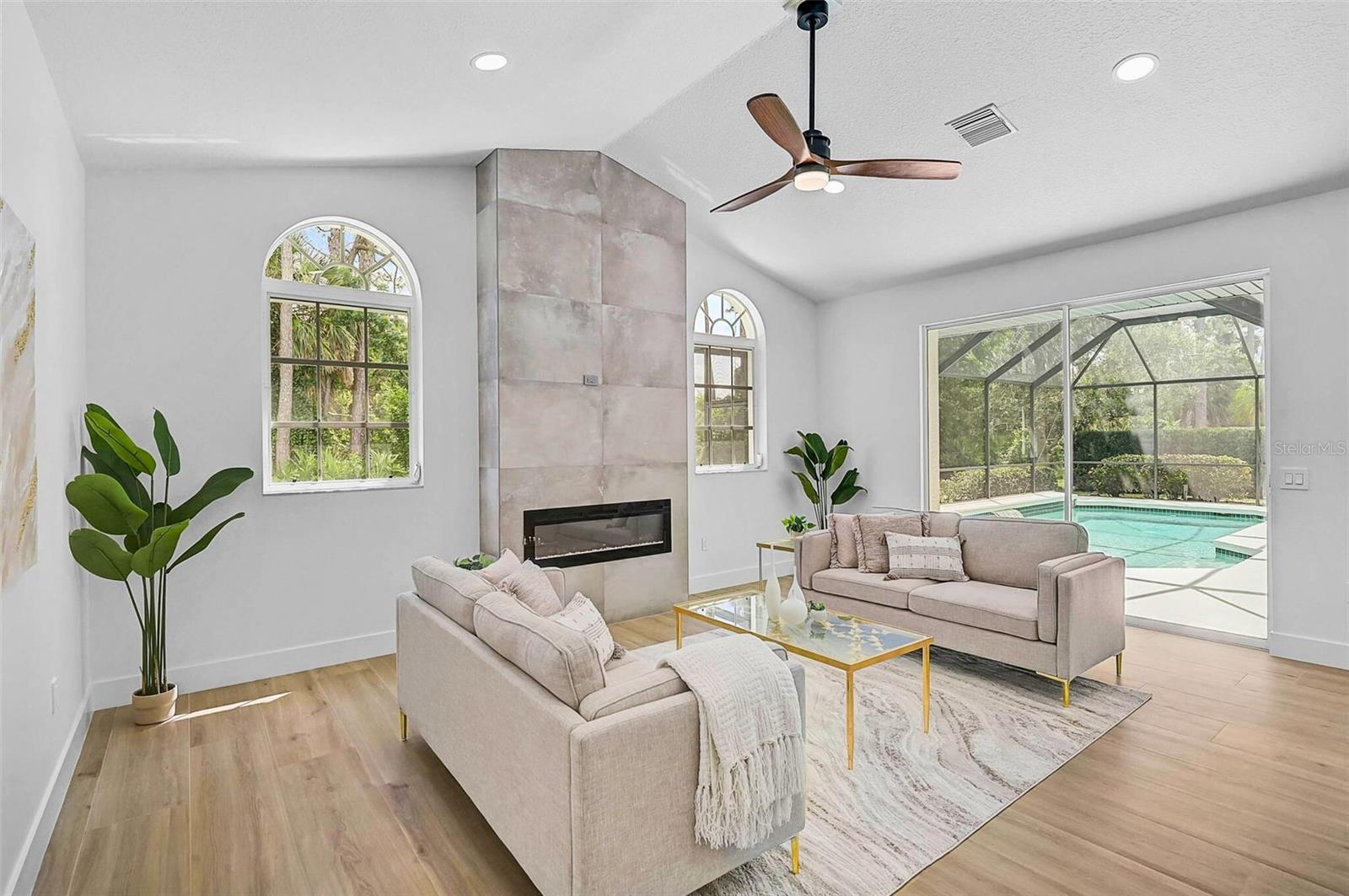 CALUSA LAKES - Residential