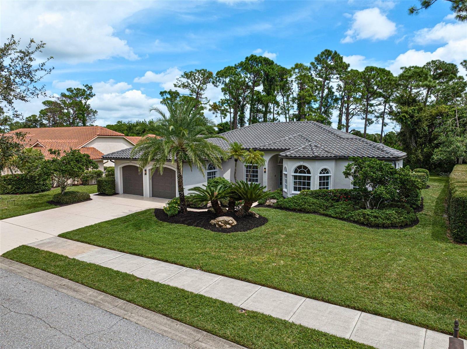 CALUSA LAKES - Residential