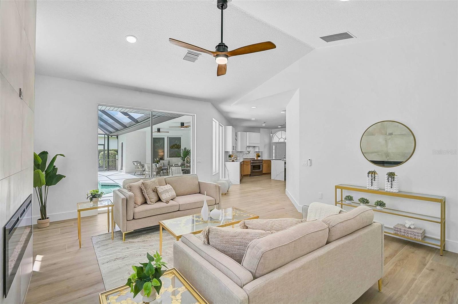 CALUSA LAKES - Residential