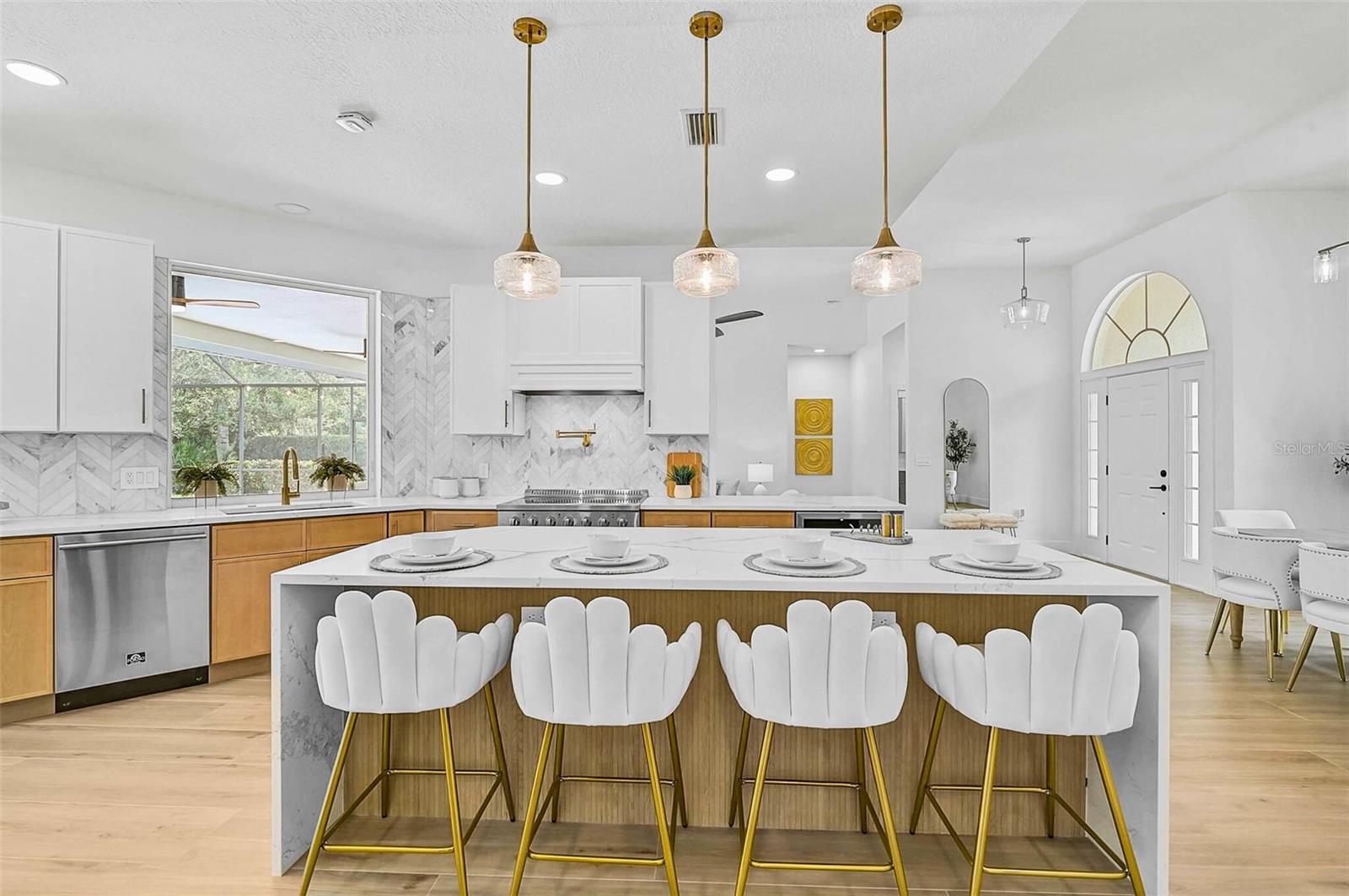 CALUSA LAKES - Residential