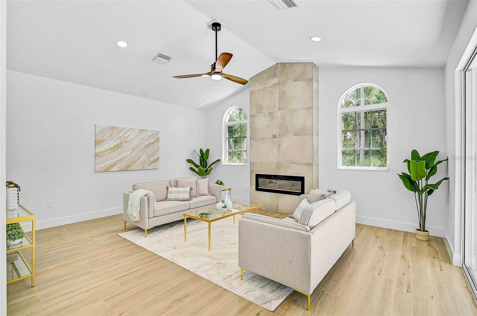 CALUSA LAKES - Residential