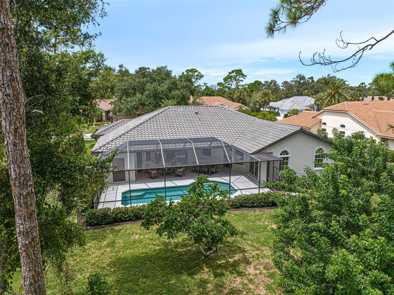 CALUSA LAKES - Residential