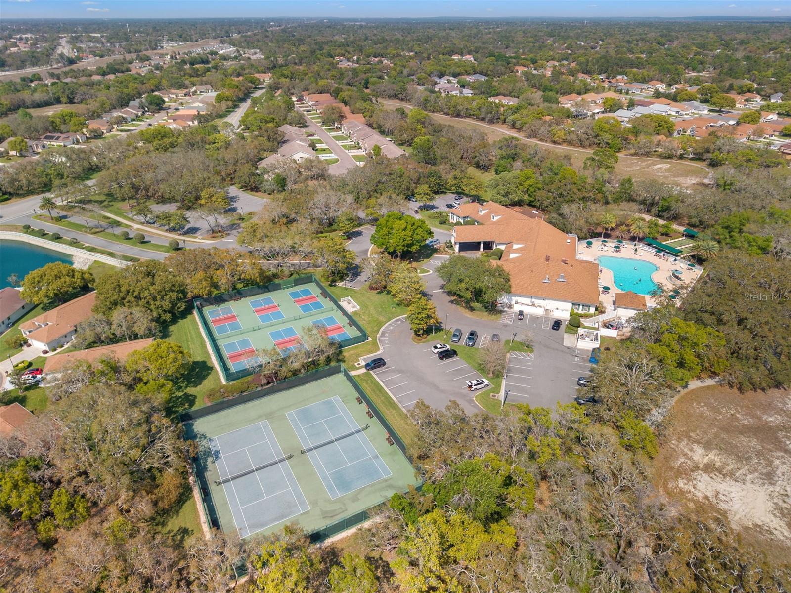 WELLINGTON AT SEVEN HILLS PH 1 - Residential