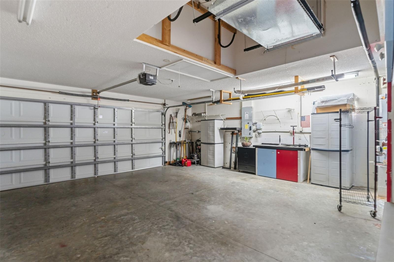 WELLINGTON AT SEVEN HILLS PH 1 - Residential