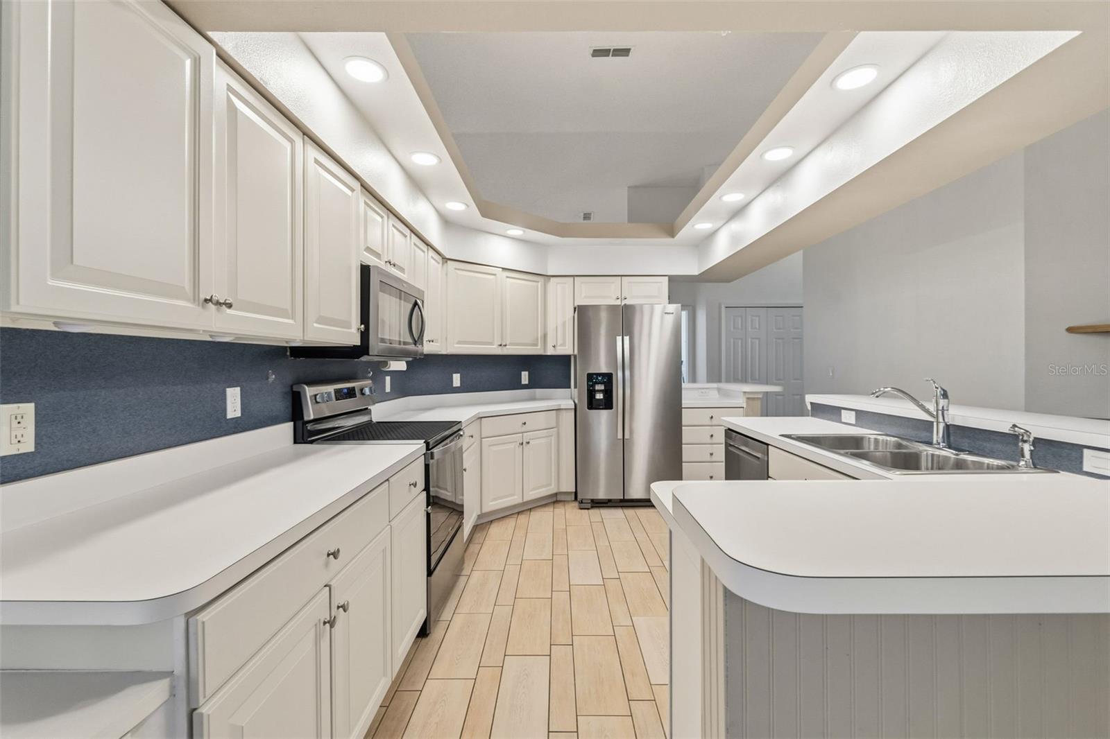 WELLINGTON AT SEVEN HILLS PH 1 - Residential