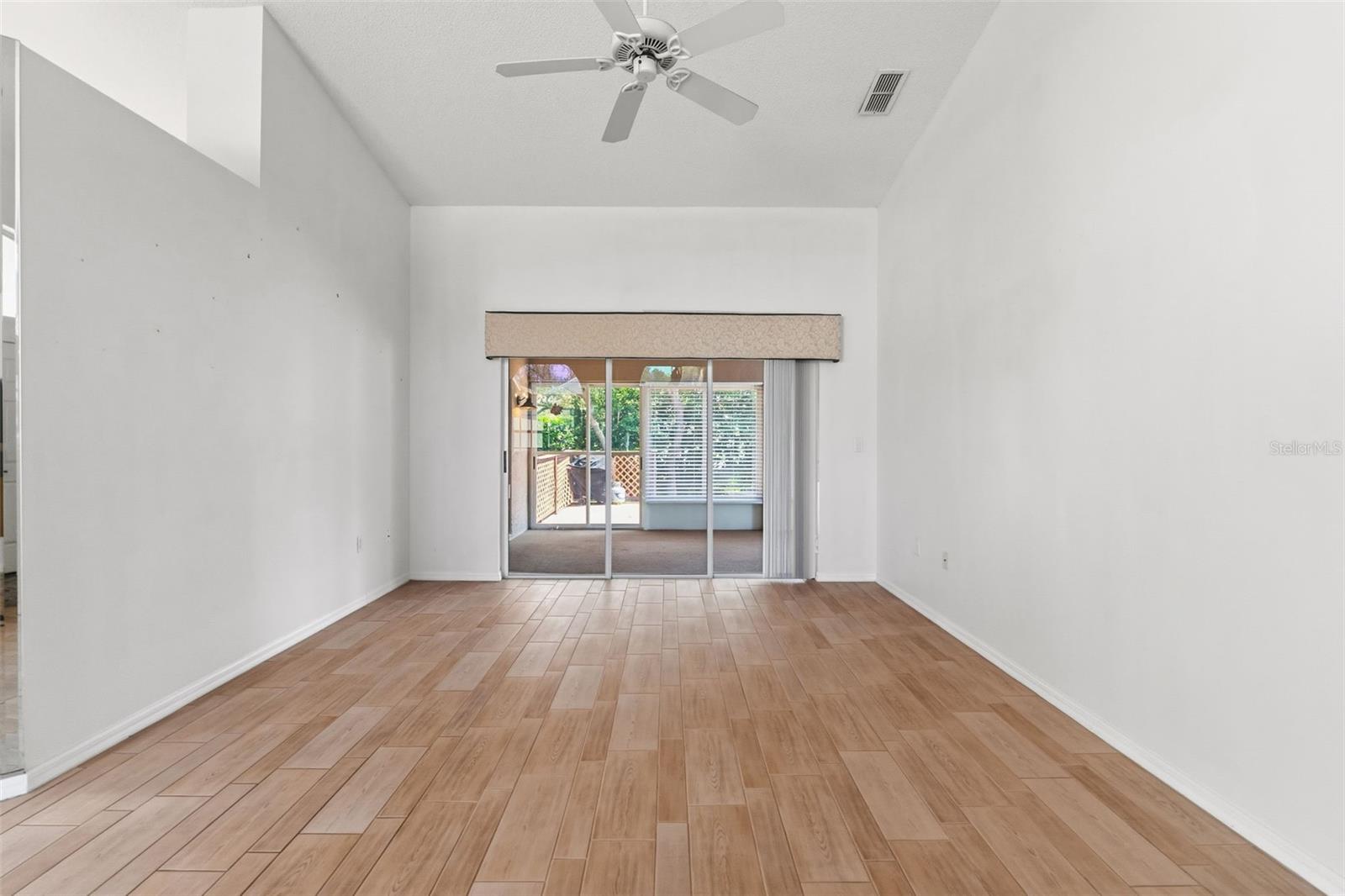 WELLINGTON AT SEVEN HILLS PH 1 - Residential