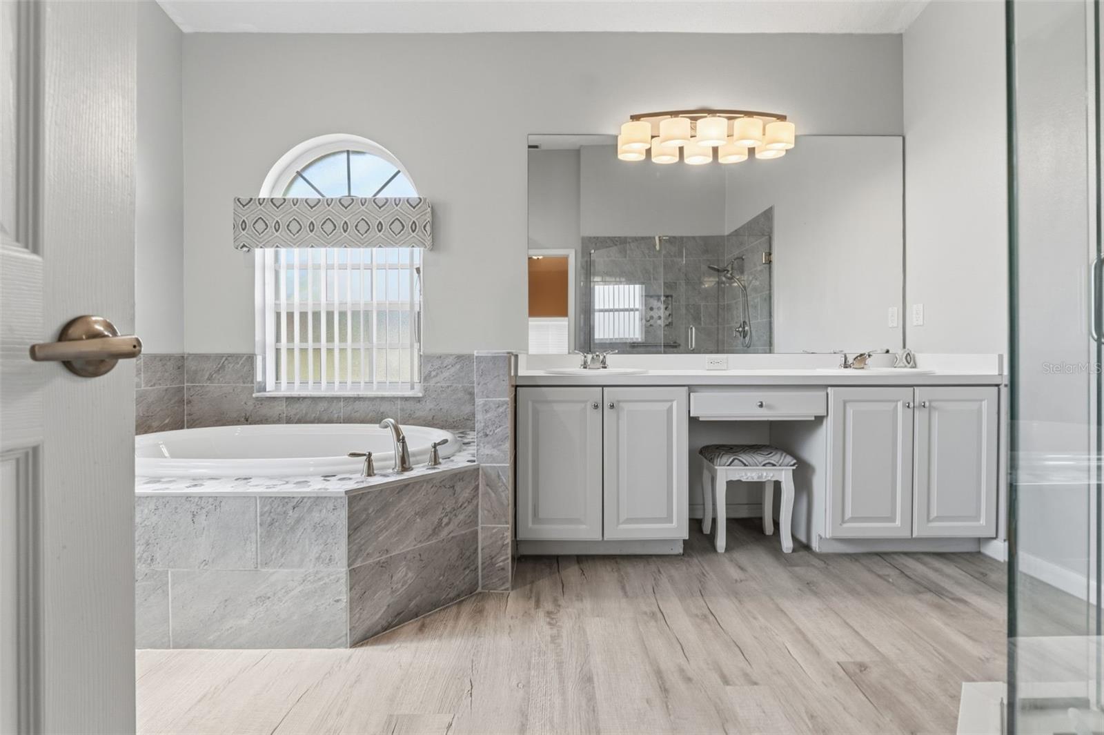 WELLINGTON AT SEVEN HILLS PH 1 - Residential