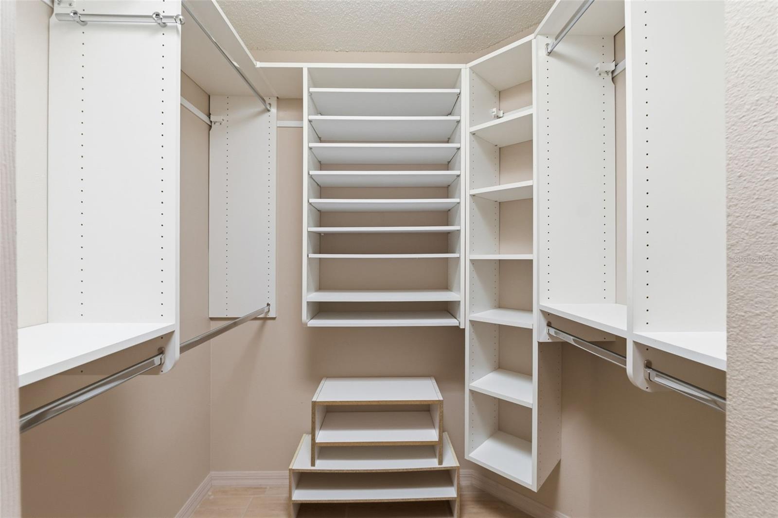 WELLINGTON AT SEVEN HILLS PH 1 - Residential