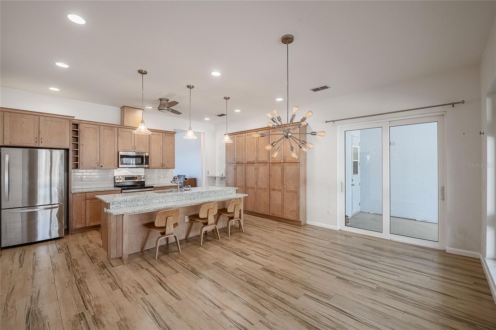 SUTTON PLACE PH 01 - Residential