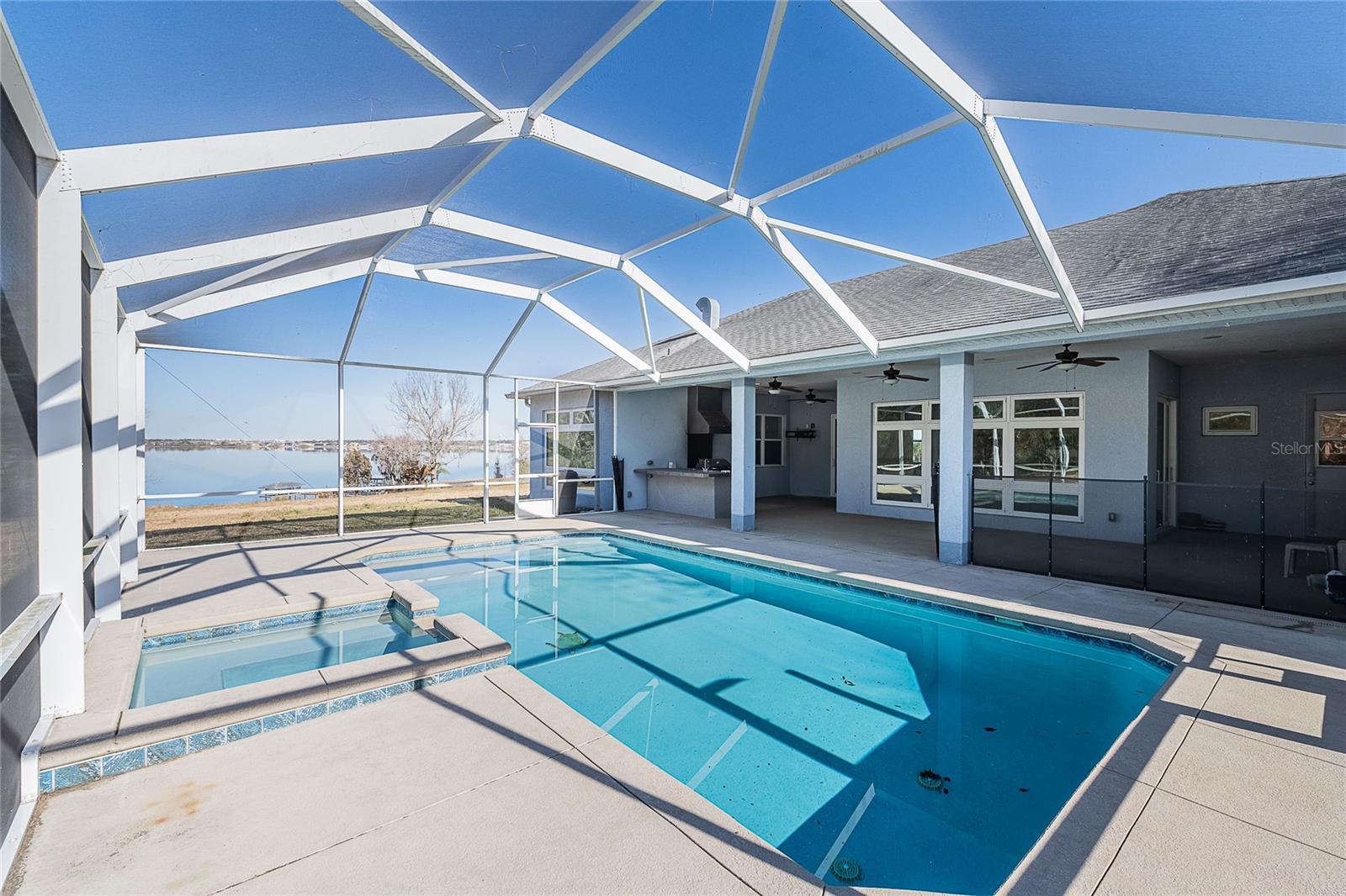 SUTTON PLACE PH 01 - Residential