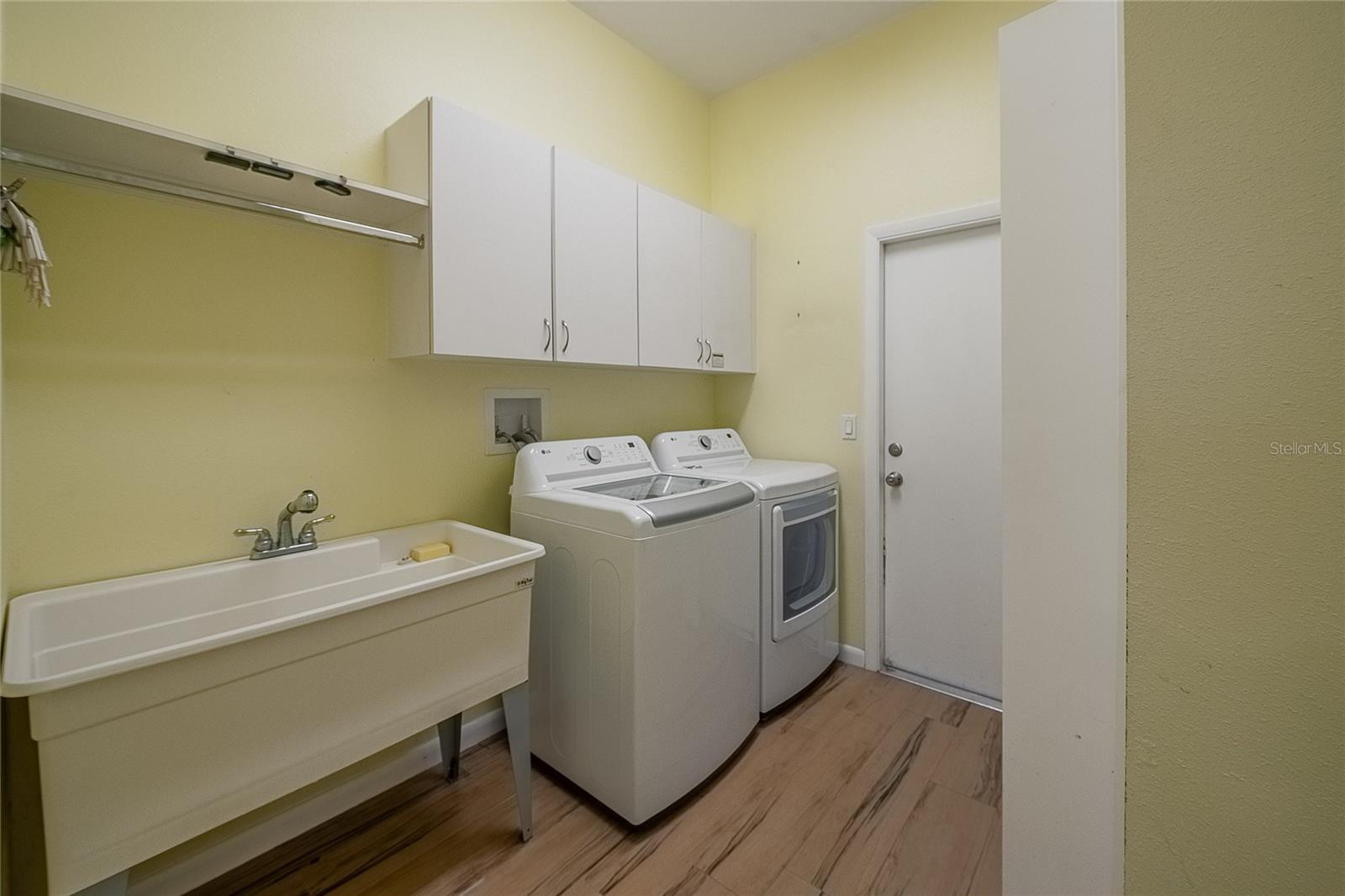 SUTTON PLACE PH 01 - Residential