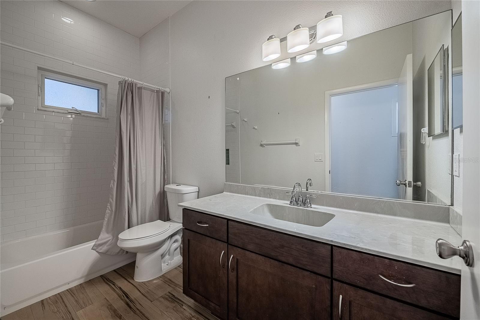 SUTTON PLACE PH 01 - Residential