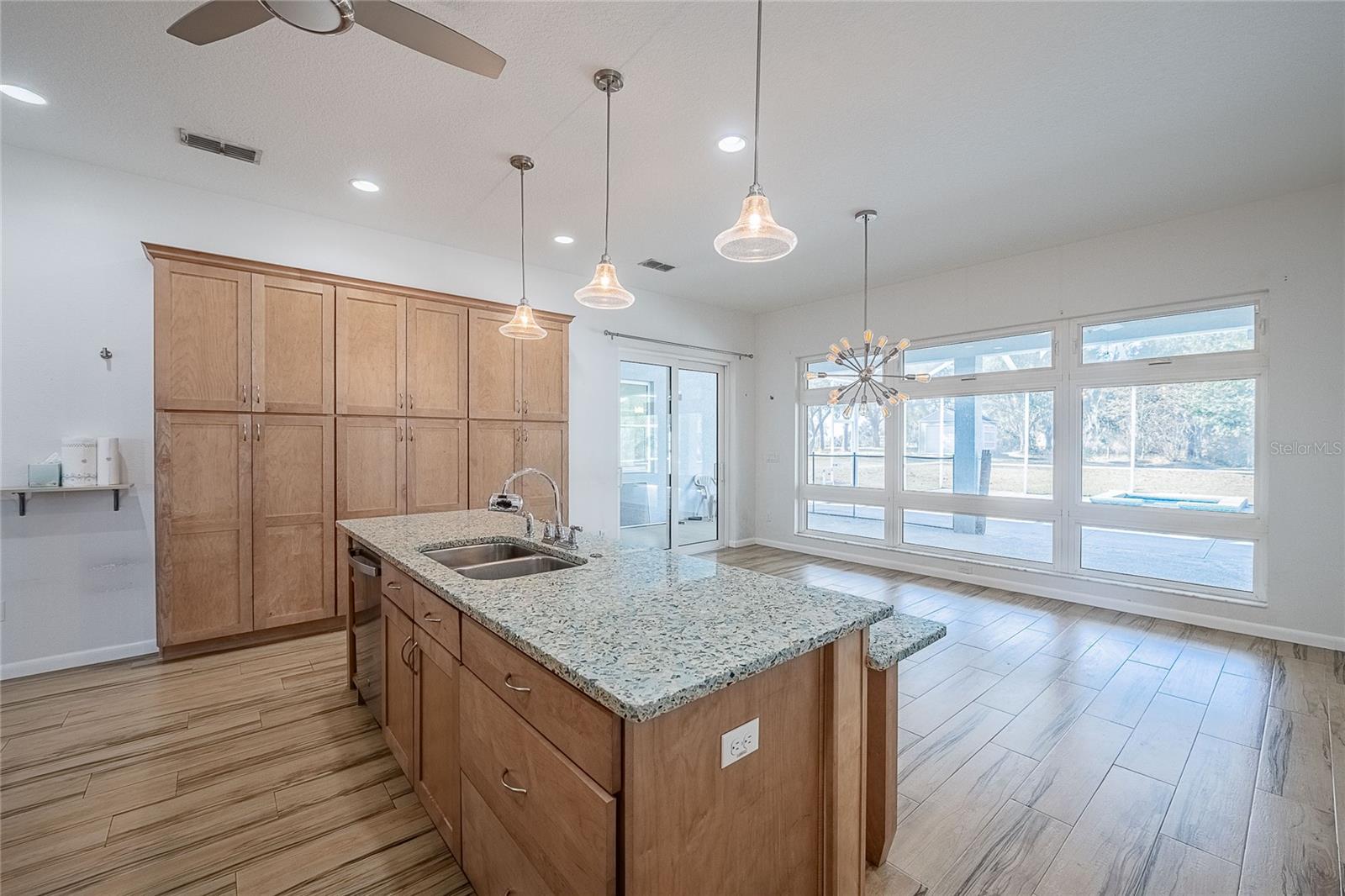 SUTTON PLACE PH 01 - Residential