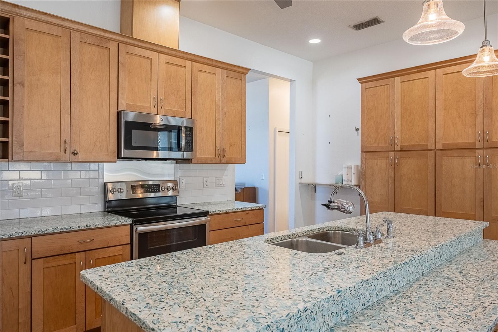 SUTTON PLACE PH 01 - Residential