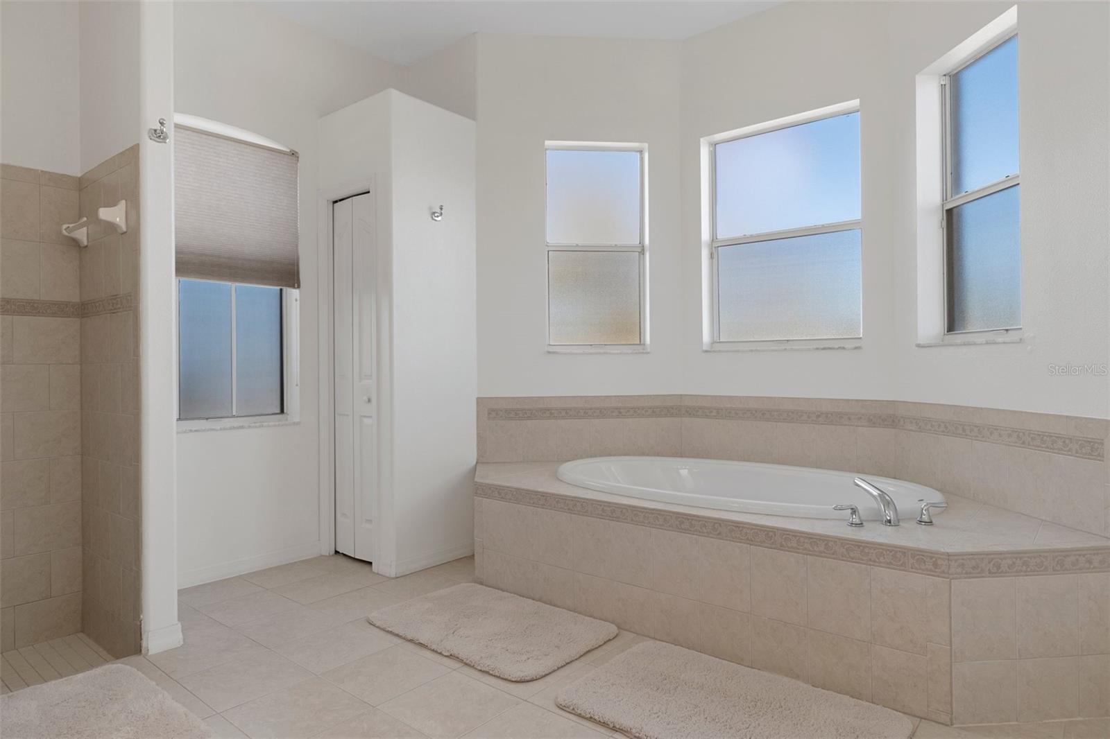 PADRONS WEST LINDEN ESTATES - Residential