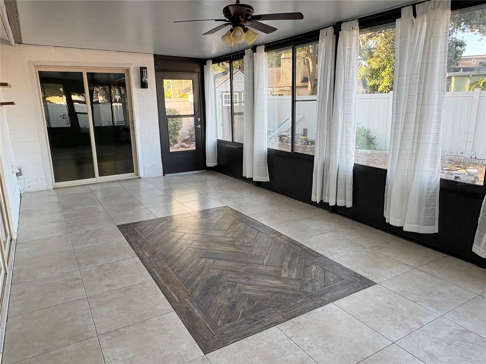 CARROLLWOOD MEADOWS UNIT VII P - Residential Lease