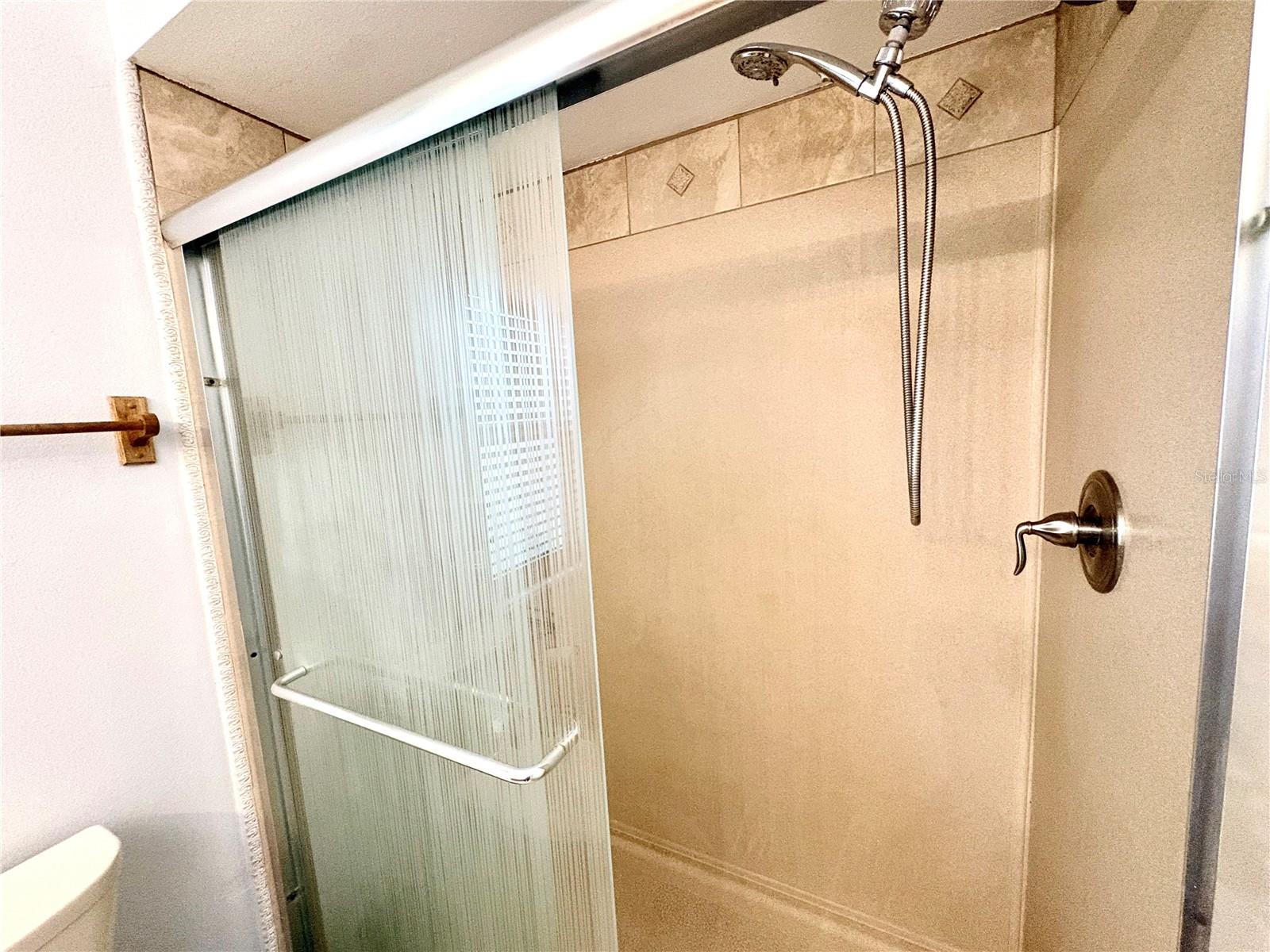 CARROLLWOOD MEADOWS UNIT VII P - Residential Lease