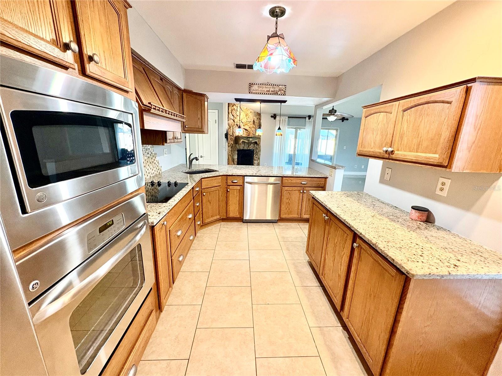 CARROLLWOOD MEADOWS UNIT VII P - Residential Lease