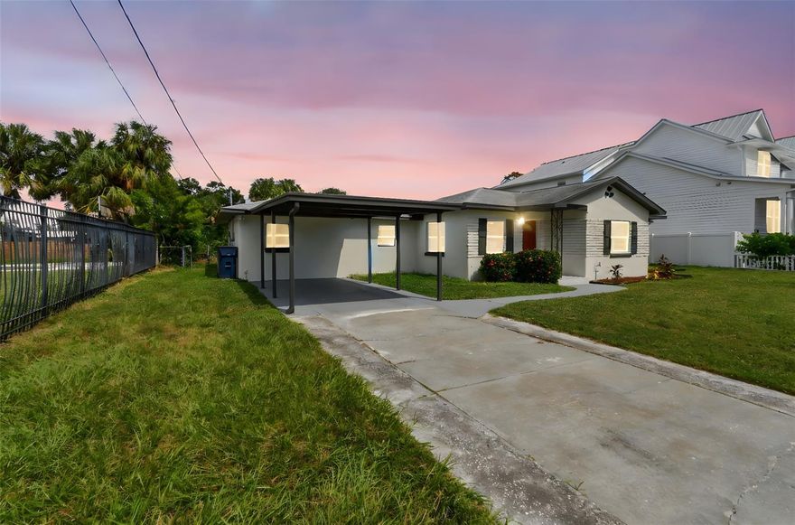 Location, location, location! No application fees and immediate move-in available for qualified tenants! Nestled in the heart of esteemed Beach Park, this beautifully updated 4-bed, 2-bath home sits among multi-million-dollar waterfront estates on one of South Tampa’s most desirable streets. Enjoy the perfect blend of modern comfort and unbeatable convenience, just minutes from downtown, Tampa International Airport, top-rated restaurants, and premium shopping.  Step inside to an inviting, open-concept layout featuring bright living spaces, quartz countertops, shaker-style cabinets, and brand-new stainless steel appliances—all with full manufacturer warranties for added peace of mind. Elegant finishes and thoughtful upgrades make this home move-in ready, making it ideal for both relaxation and entertaining.  Enjoy outdoor living in the large, fenced-in backyard, which offers privacy and ample space for gatherings or kids to play.
**Zoned for top A-rated schools—Grady Elementary, Coleman Middle, and Plant High—**this property combines style, comfort, and one of Tampa’s most coveted addresses.