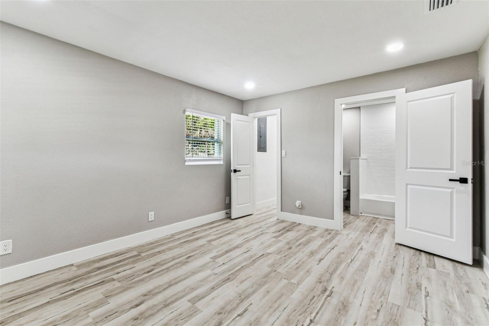 BAYSHORE ESTATES NO 2 - Residential Lease