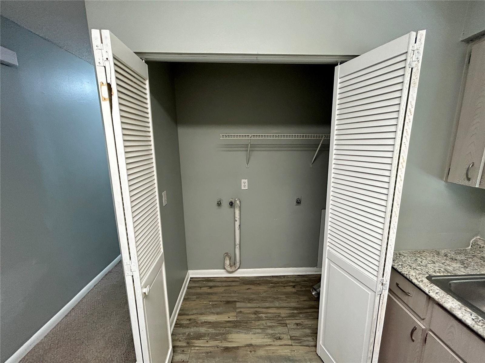 LYNWOOD PARK - Residential Lease