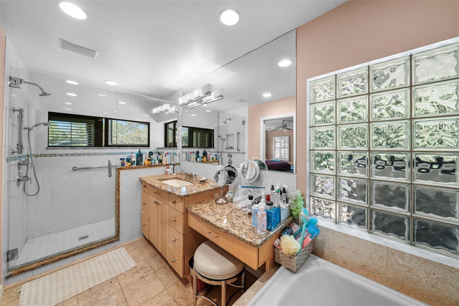 DAVIS ISLANDS PB10 PG52 TO 57 - Residential