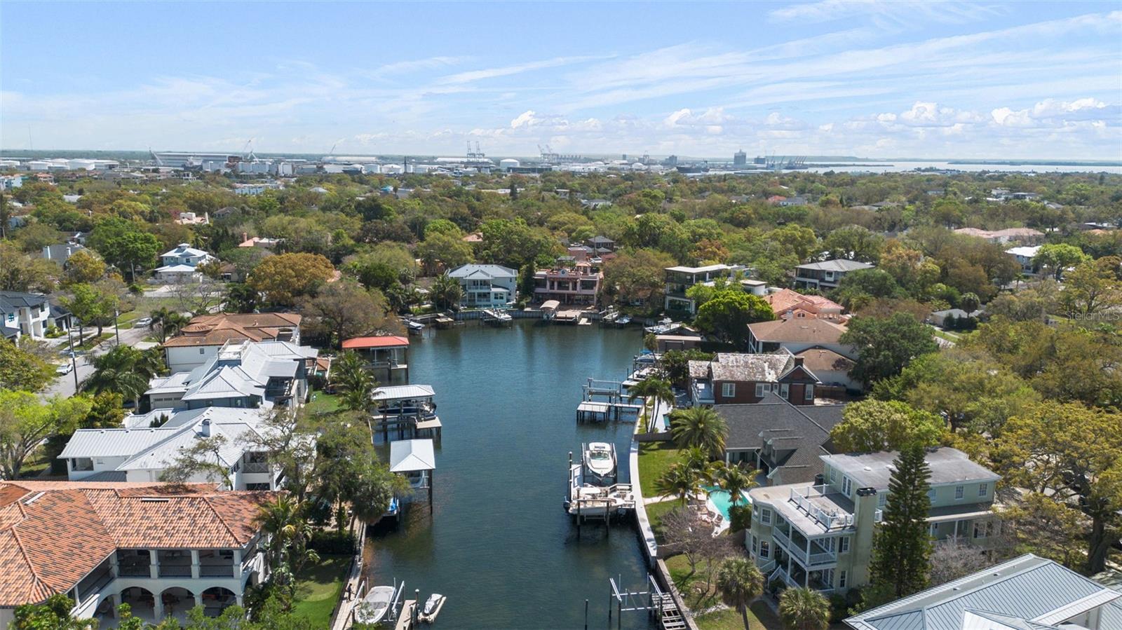 DAVIS ISLANDS PB10 PG52 TO 57 - Residential