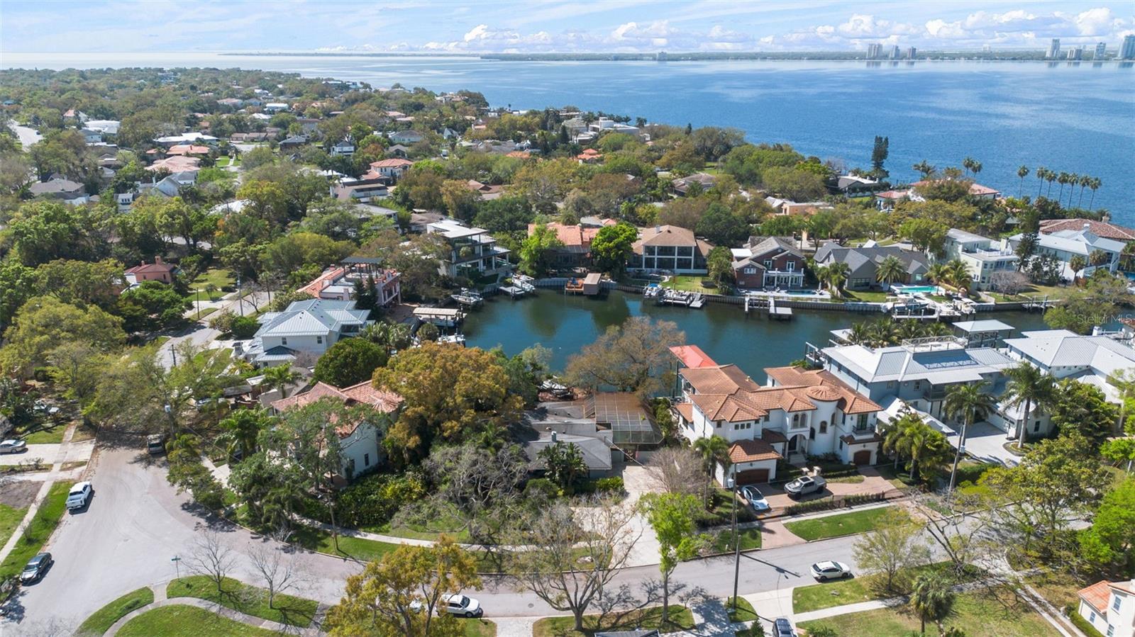 DAVIS ISLANDS PB10 PG52 TO 57 - Residential